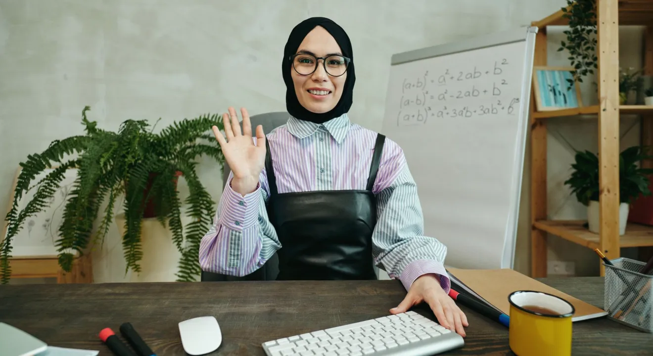 Hvor lang bør en programleders åpning være i en direktesending?